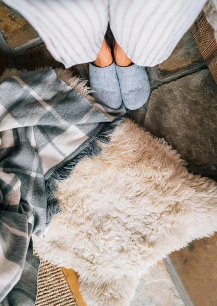 Top View Pair Gray Home Slippers Female Feet Natural White — Stock Photo, Image