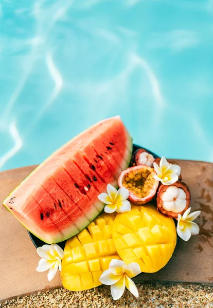 Tropical Fruits Flowers Still Life Pool Water Melon Mango Mangosteen — Stock Photo, Image