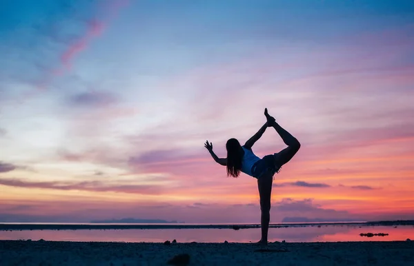 Young Girl Making Natarajasana Yoga Pose Sunset Seaside Active Day — Stock Photo, Image