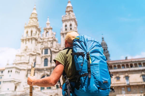 Peregrino Mochileiro Olhando Para Catedral Santiago Compostela Praça Obradeiro Praça — Fotografia de Stock