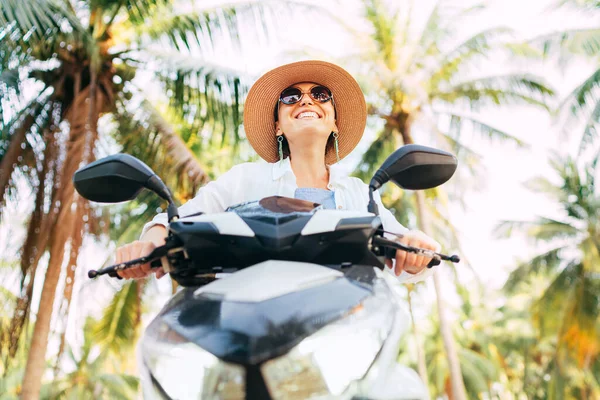 Happy Smiling Woman Straw Hat Sunglasses Riding Motorbike Palm Tree — Stock Photo, Image