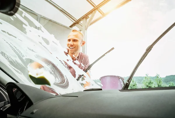 Car Camera View Man Washes His Car Windshield Window — Stock Photo, Image