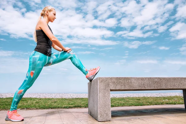 Girl Makes Stretching Exercises Sea Embankment — Stock Photo, Image