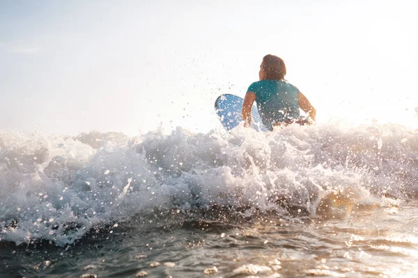 Woman Surfboard Swims Wave — Stock Photo, Image