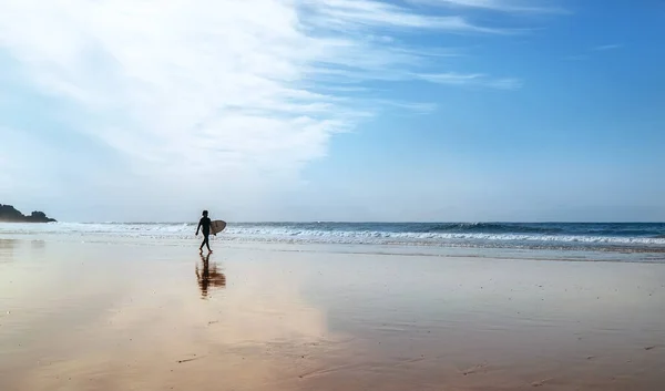 Surfer Figurine Surfboard Coast Line Morning Time — Stock Photo, Image