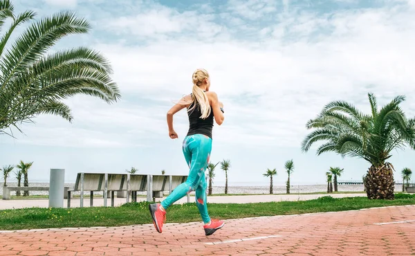 Young Woman Runs Sea Embankment Active Life Style — Stock Photo, Image