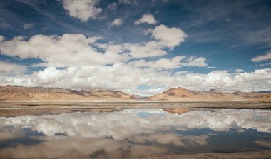 Tso Kar Gölü manzarası