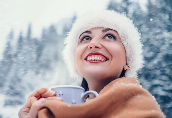 Woman Warms Cup Hot Tea Snow Forest — Stock Photo, Image
