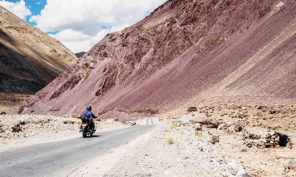 Dois Amigos Vão Moto Pela Estrada Leh Manali Alto Himalaia — Fotografia de Stock