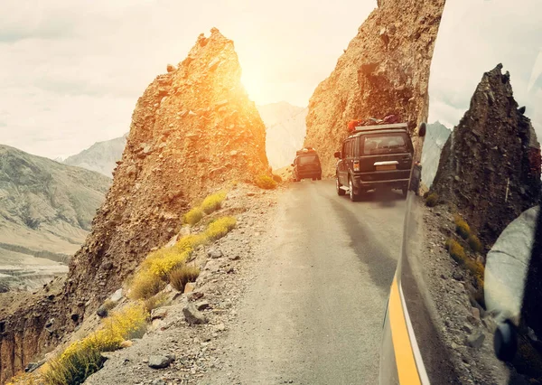 Dağ Yolunda Trafik Var — Stok fotoğraf