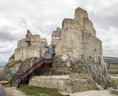 Kale harabe - Beckovsky hrad, Slovakya
