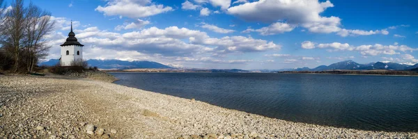 Pebble Beach Lake Liptovska Mara Slovakia Panoramic Landscape — Stock Photo, Image