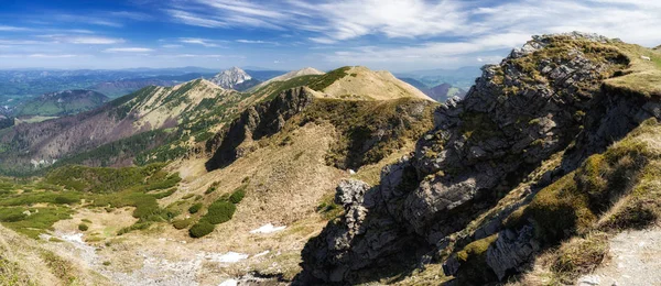 Panoramautsikt Över Bergslandskap Hill Rozsutec Bakgrunden Mala Fatra Nationalpark — Stockfoto