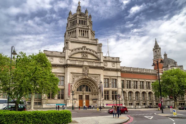 London Büyük Britanya Mayıs Insanların Önünde Victoria Albert Müzesi Londra — Stok fotoğraf