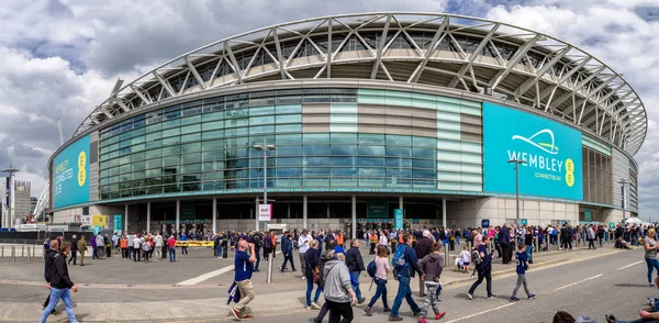 London United Kingdom Mungkin Fans Depan Stadion Sepak Bola Wembley — Stok Foto