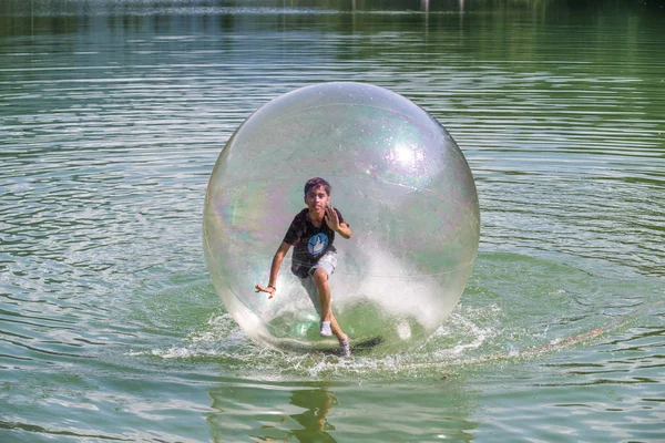 Aquazorbing. Su zorbing su. Hrabovo, Ruzomberok