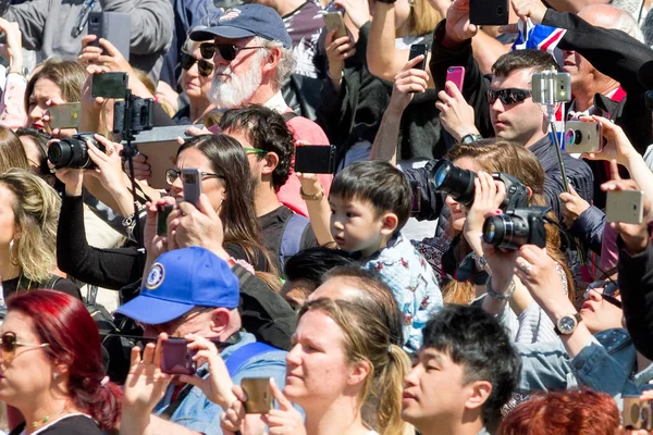 Londra Gran Bretagna Maggio Una Folla Persone Davanti Buckingham Palace — Foto Stock