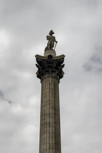 Adiral Nelson Monument Donkere Hemel Londen — Stockfoto