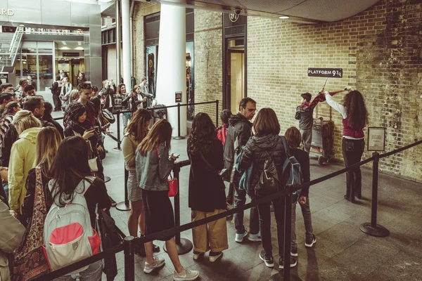 Londra Regno Unito Maggio Piattaforma Alla Stazione Kings Cross Maggio — Foto Stock