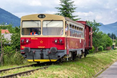Ruzomberok, Slovakya - Haziran 9: Korytnicka 9 Haziran 2018 yılında Ruzomberok şehir merkezinde çağrıda eski tren