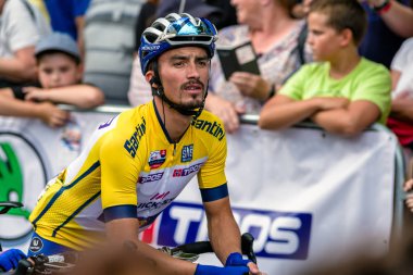 Ruzomberok, Slovakya - 14 Eylül: Fransız bisikletçi Julian Alaphilippe üzerinde 14 Eylül 2018 yılında Ruzomberok Tur de Slovakya'nın ikinci aşamasının başında
