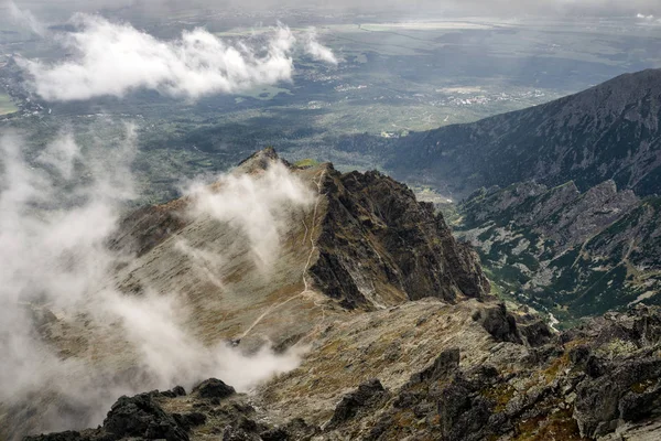Tepe Lomnicky stit görüntüleyin. Slovakya Yüksek Tatras dağlarda