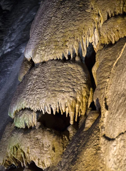 Großer Stalaktit Der Höhle — Stockfoto