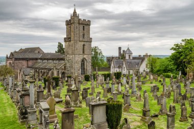 Stirling, İskoçya - 20 Mayıs: Eski Kraliyet Mezarlığı ve kilise kutsal kaba üzerinde 20 Mayıs 2018 Stirling içinde