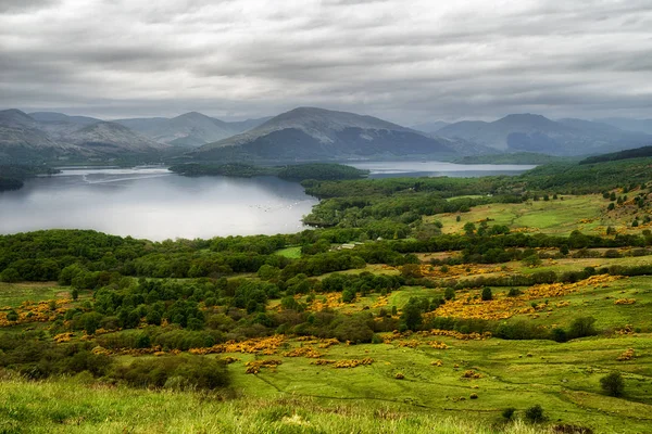 Loch Lomond, İskoçya üzerinde konik Tepesi'nden görüntülemek