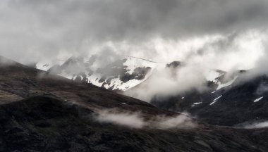 Ben Nevis - İngiltere'nin en yüksek Dağı. İskoçya Highlands