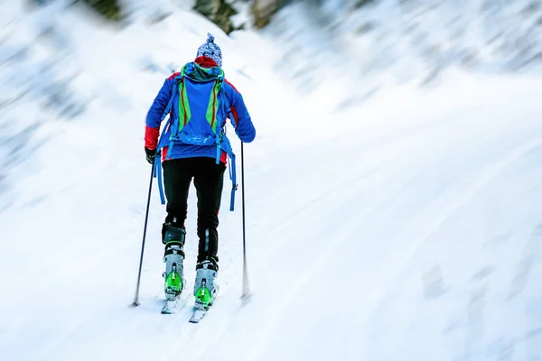 Skialpinizm Kraju Zima Śnieg — Zdjęcie stockowe