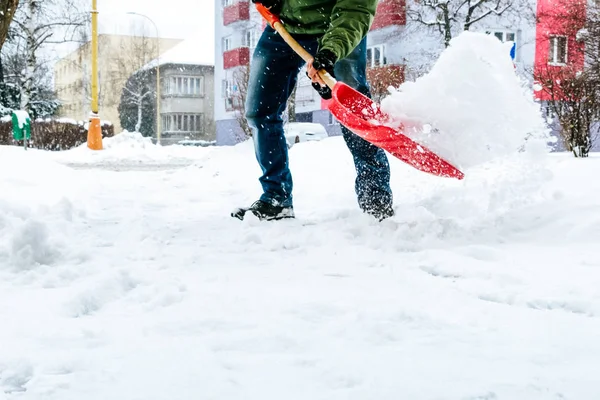 Homem Limpeza Pavimento Neve Com Temporada Inverno — Fotografia de Stock