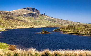 Isle of Skye İskoçya üzerinde Storr, yaşlı adam. Güzel İskoç manzara. Loch leathan