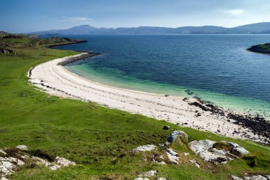 Mercan kumsalda güzel: Isle of Skye, İskoçya