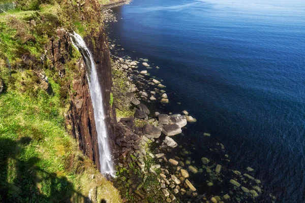 Водопад Мясо Падает Острове Скай Шотландия Атландский Океан Заднем Плане — стоковое фото