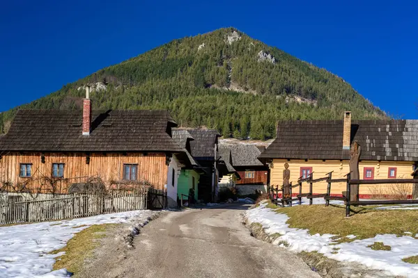 Landelijke/b & b in dorp Vlkolinec, Slowakije — Stockfoto