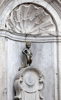 Manneken pis - Brüksel'deki ünlü heykeli