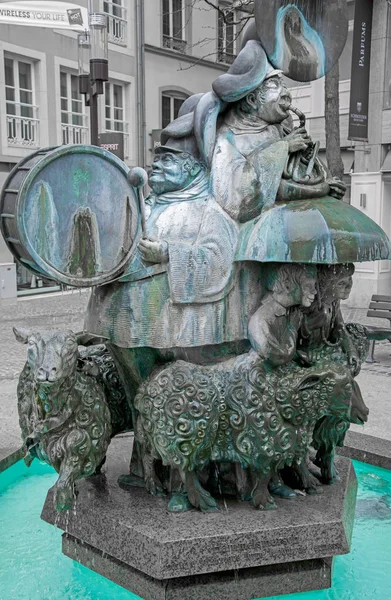 Fontein in stad Luxemburg — Stockfoto