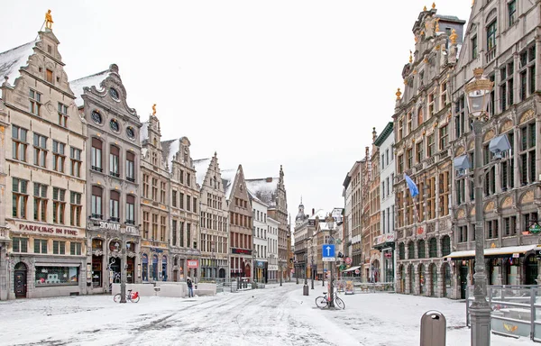 Casas de fileira típicas em Antuérpia, Bélgica — Fotografia de Stock