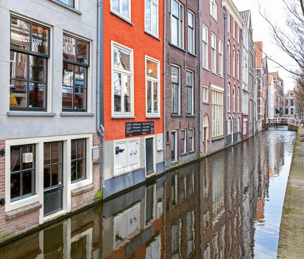 Grachten van Delft, Nederland — Stockfoto