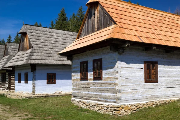Pondok-pondok lama di musem desa Slowakia — Stok Foto