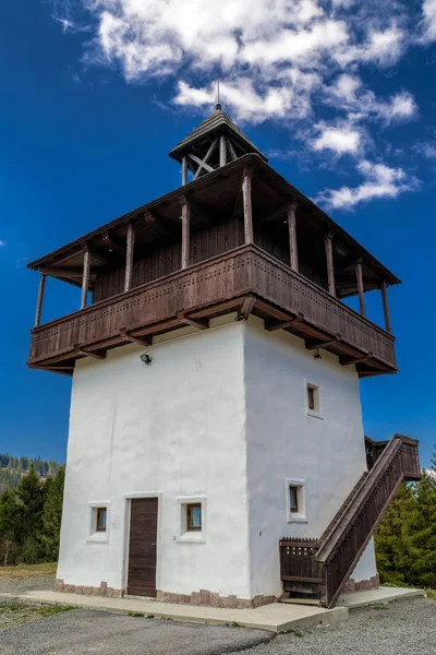 Lookout Veza in village Velke Borove, Eslováquia — Fotografia de Stock