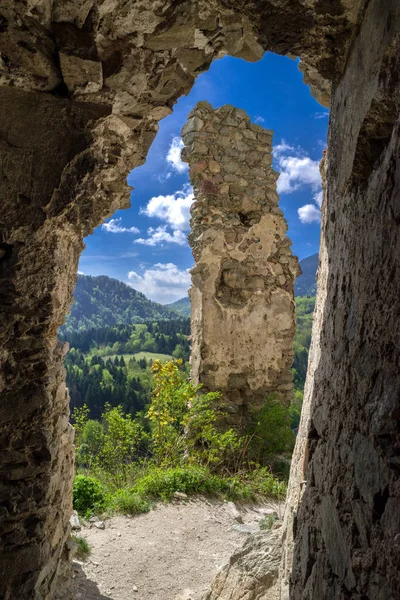 Castillo Starhrad, Eslovaquia — Foto de Stock