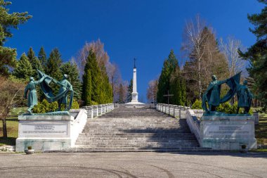 Savaş Anıtı ve Askeri Mezarlık Haj Nicovo, Slovakya