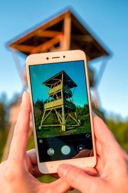 Akıllı telefonun gözcüve ekranı