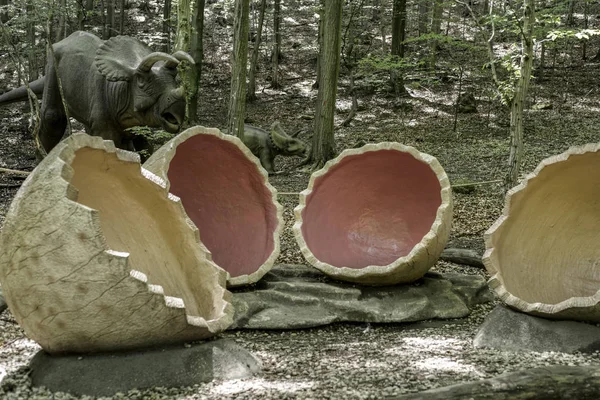 Tricerátops e ovos de dinossauros — Fotografia de Stock