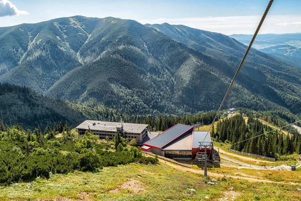 Horna Lehota Slovakia August 2020 Utsikt Från Kabinbanan Linbanestationen Semesterorten — Stockfoto