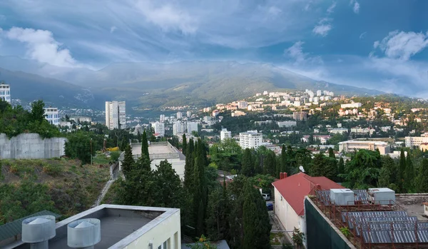Gemiden Yalta manzaralı bir akşam. Temmuz 2019