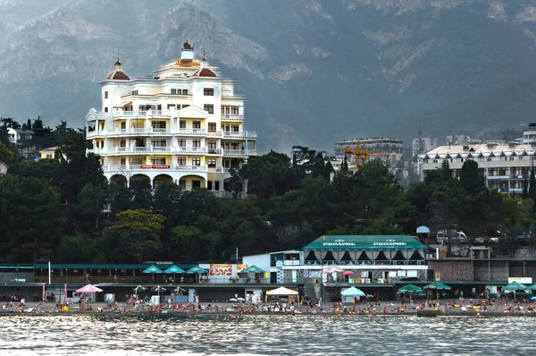 Gemiden Yalta manzaralı bir akşam. Temmuz 2019