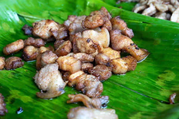 Porc Strié Frit Sur Feuille Banane Nourriture Malsaine Corestorol Taille — Photo